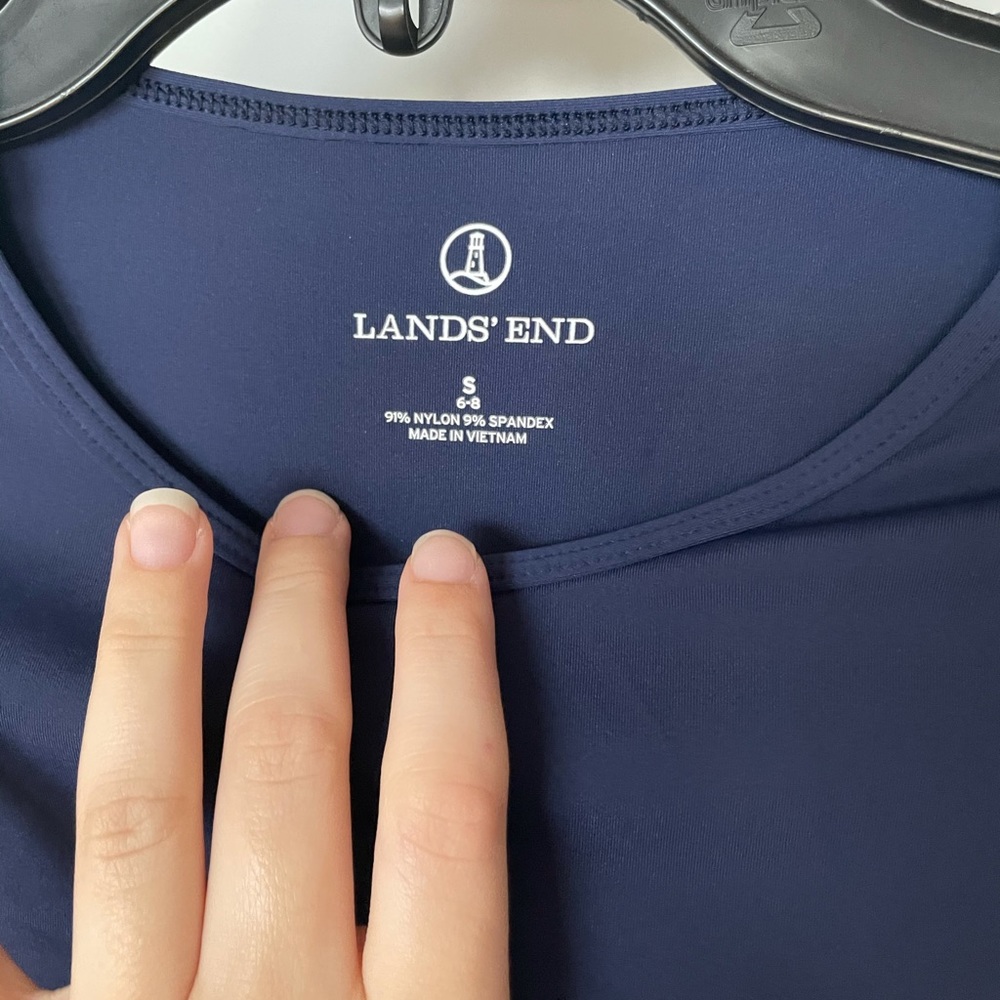 Lands’ End Rash Guard🌊 - Picture 2 of 2